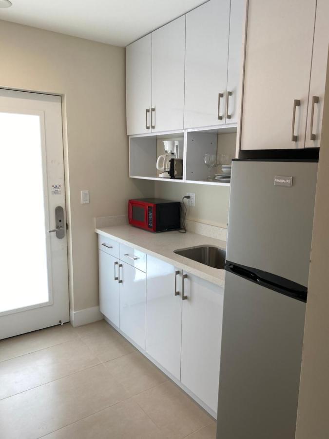 Diane Oceanfront Suites Холивуд Екстериор снимка