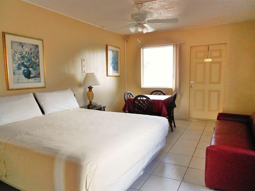 Diane Oceanfront Suites Холивуд Екстериор снимка